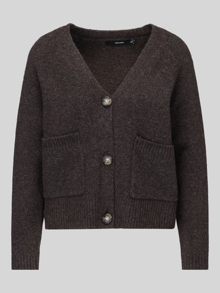 Produktfoto, Oversized Strickjacke mit Woll-Anteil Modell 'BOOM' von VERO MODA in Dunkelbraun, sichtbare Knöpfe und aufgesetzte Taschen, grobe Stricktextur, Damen Strickjacke