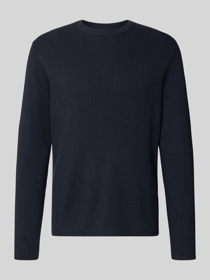 Produktfoto, dunkelblauer Slim Fit Strickpullover Baumwoll-Mix von Lindbergh mit gerippter Optik und Rundhalsausschnitt auf grauem Hintergrund.