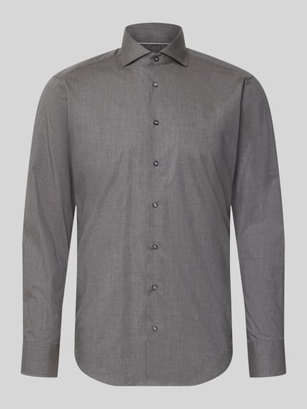Productfoto, Regular Fit Business-Hemd mit Haifischkragen van Christian Berg Men, puur katoen, zakelijk herenhemd in grijs met lange mouwen, regular fit, haaikraag, effen textuur, ruglengte maat 39/40: 78 cm, schouderbreedte: 46 cm, mouwlengte: 66 cm