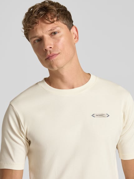 RETERNITY t-shirt o kroju slim fit z elastycznej mieszanki bawełny model 'L’ATELIER' Złamany biały 3