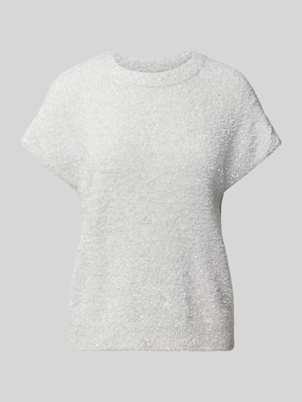 Produktfoto, biały sweter z dzianiny o drobnej strukturze, krój regular fit, mieszanka wiskozy, krótki rękaw, Model 'ANILES' od ICHI, długość tyłu w rozmiarze S: 52 cm