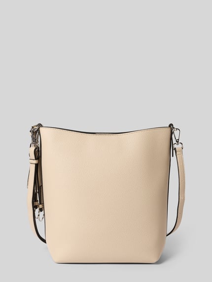 Produktfoto, Hobo Bag mit Logo-Prägung Modell 'LOHJA' von Seidenfelt in Beige mit strukturierter Oberfläche, verstellbarem Schultergurt, Anhänger mit Logo-Detail, Hauptfach mit Magnetverschluss, Reißverschlussfach innen, Breite 30 cm, Länge 29 cm, Tiefe 13 cm, Länge Schulterriemen 84 cm