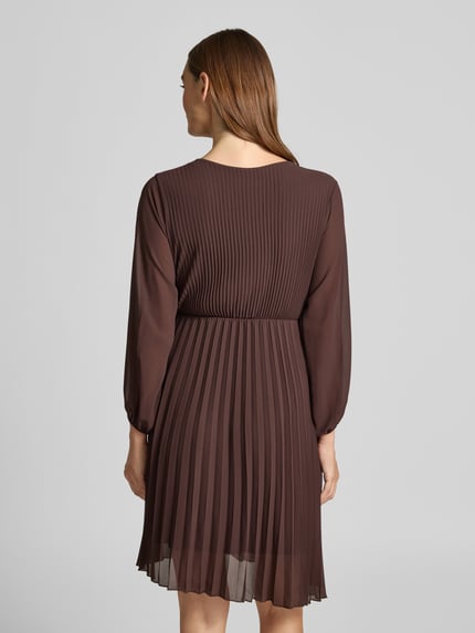 ZABAIONE Knielanges Kleid mit Plisseefalten Modell 'Im44sa' Mittelbraun 5