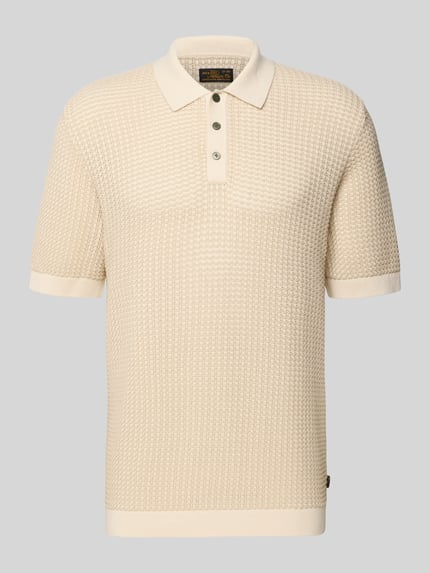 Produktfoto, Regular Fit Poloshirt in Strick-Optik Modell 'Kingsley' von Jack & Jones Premium aus Reine Baumwolle, beige, kurzärmeliges Design, Polo-Kragen, elastische Abschlüsse, strukturierte Oberfläche, Rückenlänge 77 cm bei Größe M.