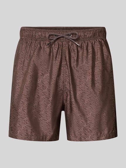 Produktfoto, Regular Fit Badeshorts mit Allover-Logo-Print von Emporio Armani, brauner Stoff, elastischer Bund, Tunnelzug, Herren Badeshorts.