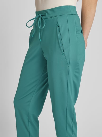 Tom Tailor Spodnie o kroju tapered fit z wiązanym paskiem Butelkowy zielony 3