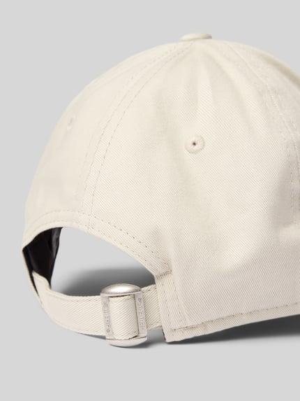 New Era Czapka z daszkiem i wyhaftowanym motywem model ‘LEAGUE ESSENTIAL 9FORTY’ Écru 3
