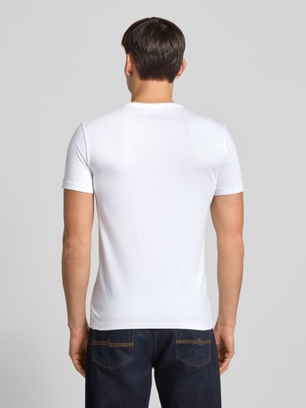 Männermodel draagt wit T-Shirt met Label-Stitching van Polo Ralph Lauren, katoen, regular fit, ruglengte 67 cm, volledige rugaanzicht.