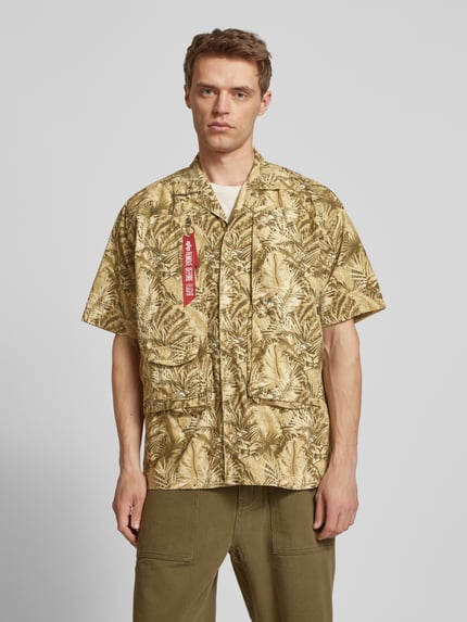Alpha Industries Relaxed Fit Freizeithemd mit Pattentasche Modell 'Honolulu' Beige 4