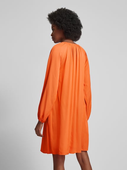 Marc O'Polo Knielanges Kleid aus Viskose mit V-Ausschnitt Orange 5