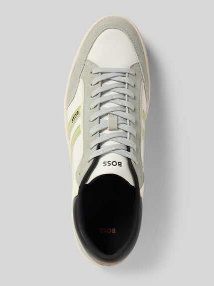 Produktfoto, Low Top Sneaker mit Label-Prägung Modell 'RHYS_TENN_PUMI' von BOSS Orange, efekt: jednolity kolor, imitacja skóry, okrągły nosek, płaska podeszwa, aplikacja: wytłaczane logo, wiązanie, fakturowana podeszwa, wykończenie materiału: sztuczna skóra