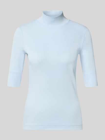 Produktfoto, hellblaues Slim Fit T-Shirt aus Baumwoll-Mix mit Stehkragen und 1/2-Arm, Rückenlänge 54 cm, Slim Fit T-Shirt aus Baumwoll-Mix mit Stehkragen von Marc Cain