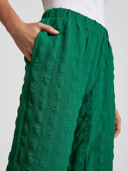 VERO MODA Loose Fit Stoffhose mit Strukturmuster Modell 'NOELLA' Gruen 3