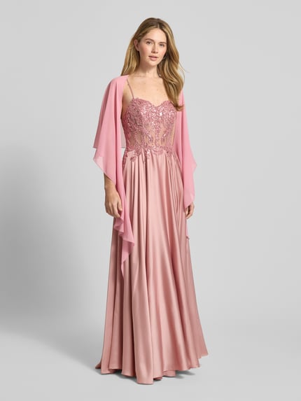 Vrouwenmodel draagt Stola uit Chiffon met knoopsluiting van Vera Mont, vloeiende stof, dames, lichtroze tinten, volledig zicht van voren