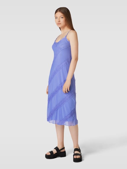REVIEW Knielange jurk met kant Violet - 1