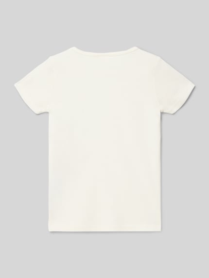 Mädchen trägt Regular Fit T-Shirt aus reiner Baumwolle von s.Oliver RED LABEL, Optik: Unifarben, Jersey, Kurzarm, Ganzkörperansicht Rückansicht.