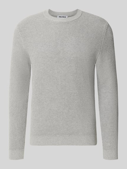 Produktfoto, Regular Fit Strickpullover aus reiner Baumwolle von REVIEW in Hellgrau mit gerippten Abschlüssen, Langarm, strukturierte Oberfläche