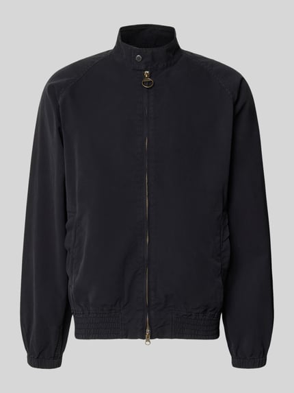 Produktfoto, czarna bomberka Regular Fit Bomberjacke aus reiner Baumwolle von Barbour, matowa struktura, proste linie, jednolite kolory