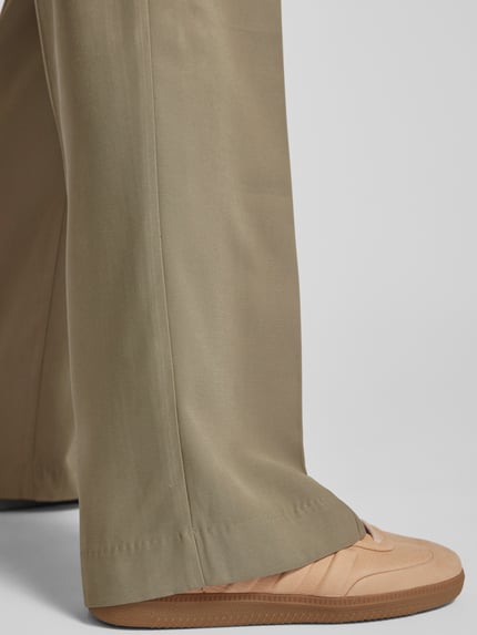 Jake*s Casual Regular Fit Stoffhose mit Bundfalten Schilf 3