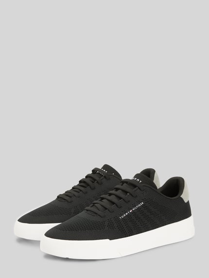 Produktfoto, Sneaker mit Logo Detail von Tommy Hilfiger, Optik: Unifarben, Schuhspitze: Abgerundet, Absatzform: Flach, Schnürung