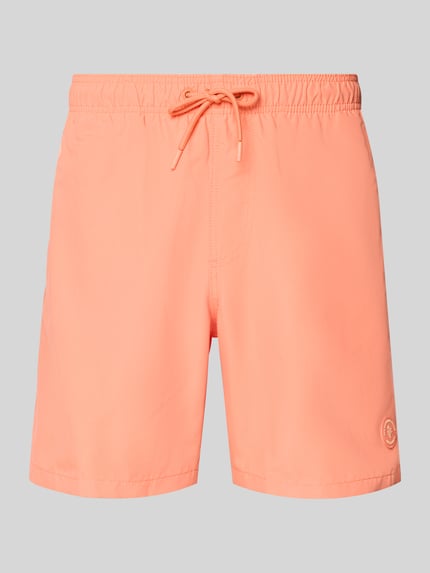 Produktfoto, apricotfarbene Badehose mit Label-Patch Modell 'Mike' von Shiwi, elastischer Bund mit Kordelzug, Gesäßleistentasche, Loose Fit