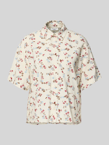 Produktfoto, cremefarbene Regular Fit Kurzarmbluse aus Viskose-Mix von Marc O'Polo DENIM mit floralem Muster und strukturierter Oberfläche.