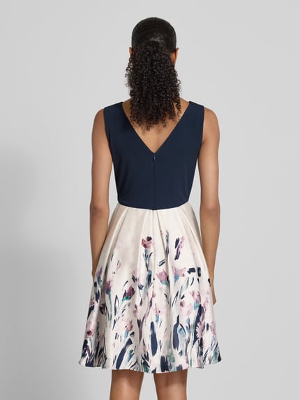 Christian Berg Cocktail Knielanges Cocktailkleid mit Rundhalsausschnitt Marine Melange 5