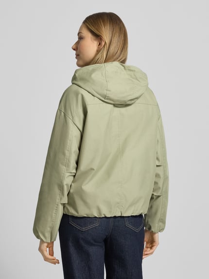 Frauenmodel trägt Regular Fit Parka aus Baumwoll-Mix von s.Oliver RED LABEL in Optik: Unifarben, Rückansicht, Ganzkörperansicht Rückansicht.