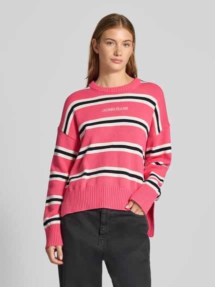 GUESS Jeans Sweter z dzianiny o kroju oversized z wyhaftowanym logo Fuksjowy 4