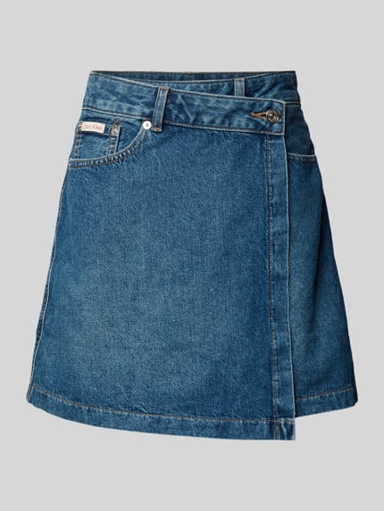 Jeansrock in Wickel-Optik mit Label-Detail Shop The Look MANNEQUINE
