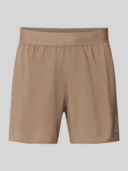 Produktfoto, beige Regular Fit Sportshorts mit Logo-Print Modell 'Run Ess Shor M' von adidas für adidas Training, glatte Oberfläche