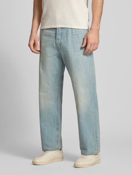 Männermodel trägt Baggy Fit jeans im used-look model 'ALEX' van Jack & Jones, puur katoen, steekzakken, ganzkörperansicht von vorne