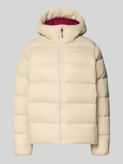 Produktfoto, cremefarbene Steppjacke mit Label-Stitching Modell 'FROST DOWN' von PEAK PERFORMANCE mit Kapuze und Reißverschluss, Regular Fit, glatte Struktur