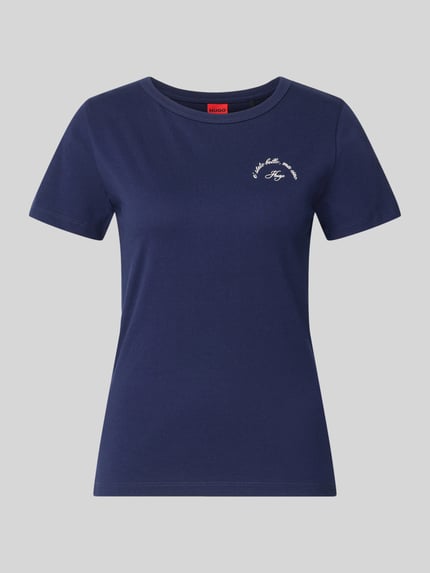 Produktfoto, Regular Fit T-Shirt aus reiner Baumwolle Modell 'DELORIS_5' von HUGO in Dunkelblau, Damen T-Shirt, glatte Oberfläche, weiße Schriftapplikation