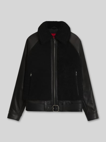 Produktfoto, Lederjacke Modell 'Laran' mit Schnalle von HUGO in Schwarz, unifarben, strukturierte Oberfläche, Glattleder und Fleece, Reißverschlusstaschen