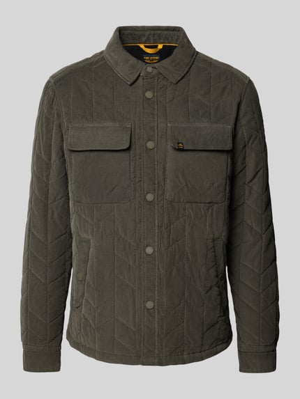 Produktfoto, Hemdjacke aus Feincord mit Kentkragen und Brusttaschen von PME Legend, bawełna, krój regular fit, drobny sztruks, listwa guzikowa, kieszenie na piersi, detal z logo, długość tyłu w rozmiarze M: 73 cm