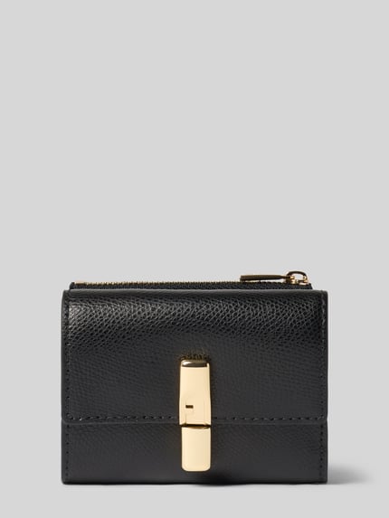 Produktfoto, Portemmonaie und Kartenetui im Set aus Leder Modell 'IRIDE' von FURLA in Schwarz mit Strukturmuster, goldener Pinschließe, Nahaufnahme