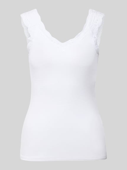 Produktfoto, Slim Fit Tank Top aus Viskose-Mix Modell 'BARBERA LACE' von Pieces, unifarben weiß, breite Träger, Jersey-Textur