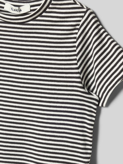 Productfoto, T-Shirt in Ripp-Optik mit Rundhalsausschnitt van Garcia, katoen-elastaanmix, regular fit, ribstructuur, zwart-witte strepen, labeldetail