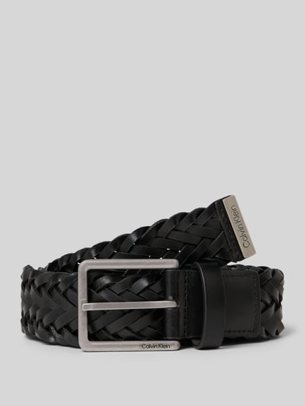 Produktfoto, zwarte 'Gürtel aus Nappaleder in Flecht-Optik' van CK Calvin Klein, gevlochten nappaleder, klassieke vorm, metalen doorngesp, labeldetail, 4 cm breed