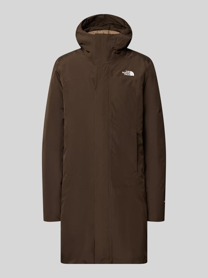 Produktfoto, brauner Mantel mit Logo Modell 'SUZANNE TRICLIMATE 2.0' von The North Face, verdeckter Reißverschluss, Regular Fit, glatte Oberfläche