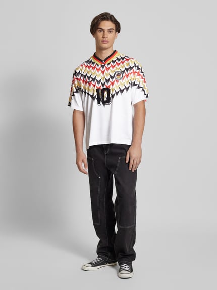 REVIEW T-Shirt mit Flockprint und V-Ausschnitt Weiss 1