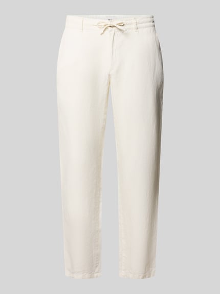 Produktfoto, Slim Fit Leinenhose aus reinem Leinen Modell 'Fabio' von Brax, Optik: Unifarben, helle Farbe, glatte Textur, Details wie Gürtelschlaufen, Label-Applikation, Bundabschluss mit Tunnelzug, Knopf und verdecktem Reißverschluss, Gesäßtaschen und Eingrifftaschen, Material: reines Leinen.