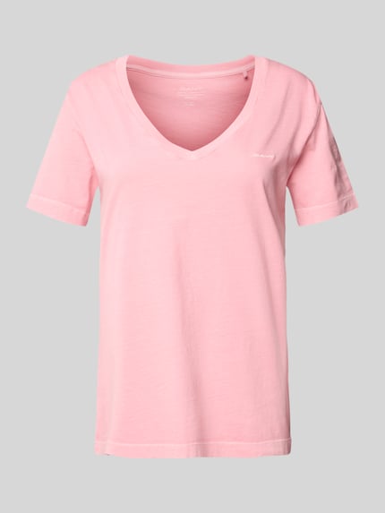 GANT T-Shirt mit geripptem V-Ausschnitt Pink 2