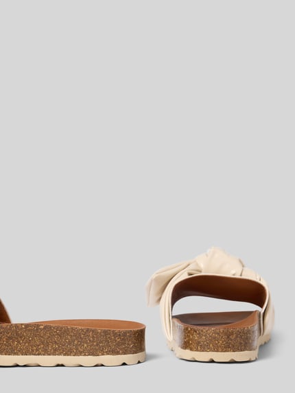 Productfoto, Slipper met sierstrik model Roxy van Verbenas, afgeronde pasvorm, open hiel, profielzool, hakhoogte maat 40: 3 cm