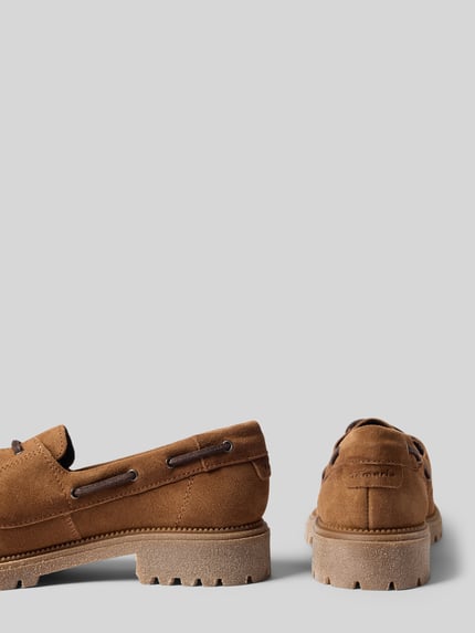Productfoto, loafers van echt leer in lichtbruin met zichtbare stiksels en grove zool, Dames Loafer van Tamaris