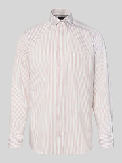 Produktfoto, Regular Fit Businesshemd aus reiner Baumwolle mit Kentkragen von OLYMP, feine Streifen in Beige und Weiß, glatte Textur, durchgehende Knopfleiste, Langarm, Sportmanschetten.