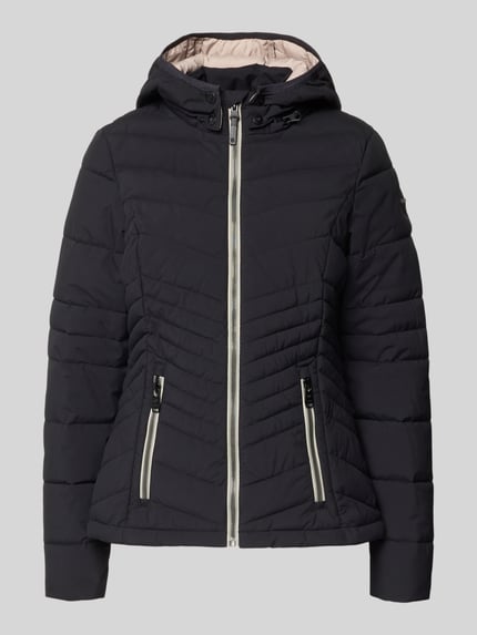 Produktfoto, Slim Fit Jacke in Stepp-Optik von G.I.G.A. DX in Schwarz mit abnehmbarer Kapuze, Reißverschlusstaschen, sichtbare Steppstruktur
