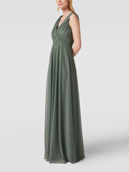 Vrouwenmodel draagt Regular Fit Abendkleid mit Glitzer-Mesh van TROYDEN COLLECTION, groen, taillering, mouwloos, plooien, vooraanzicht.