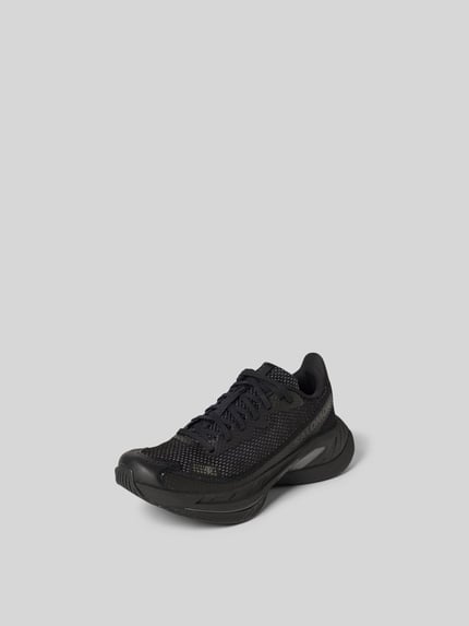 Produktfoto, Sneaker mit Schnürverschluss von MM6 Maison Margiela, czarny, zaokrąglony kształt, label-print, teksturowana podeszwa